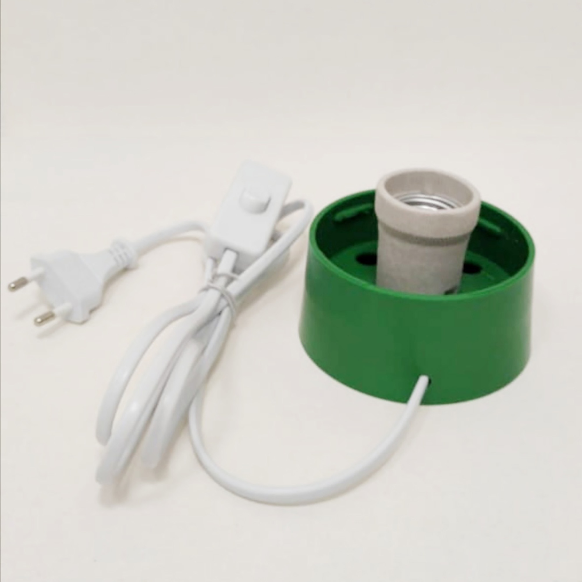 UFP-A01A-C10-170 GREEN-WHITE Основание под плафон. цок Е27. шнур с вилкой и выкл.. 1.7м. Белый-Зелен